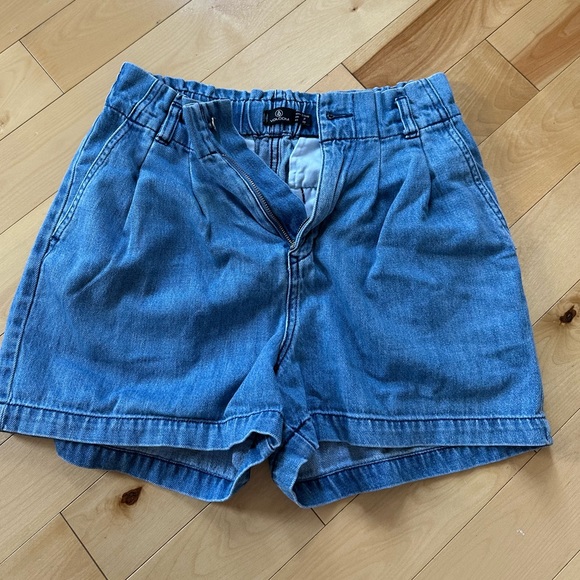 Volcom shorts - Picture 2 of 3